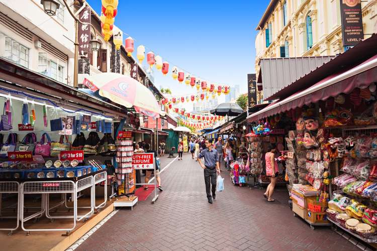 Discover Singapore with official hop-on hop-off bus tours – Flexible routes, iconic monuments, and panoramic city views 2025